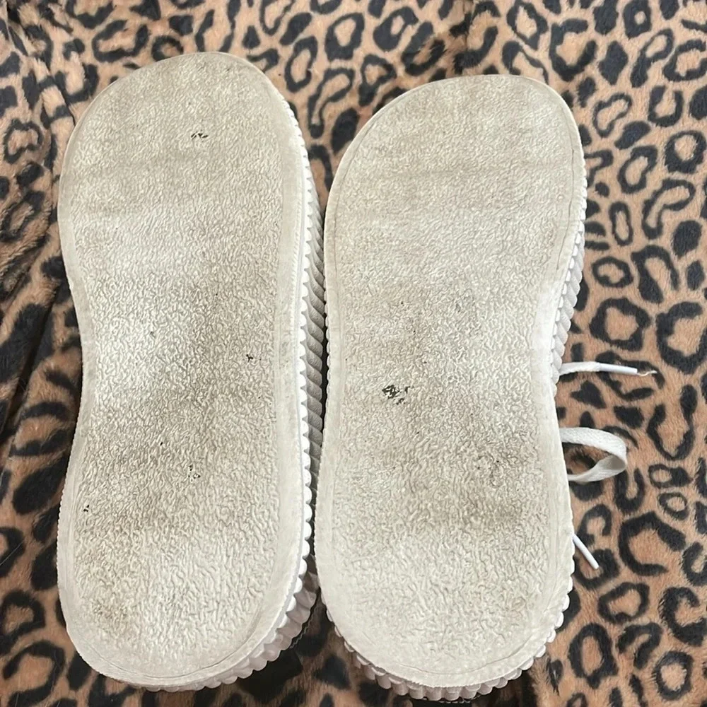 Berness Gigi Low Top Platform Sneaker Size 7